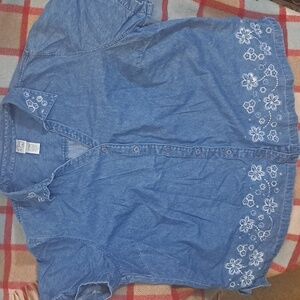 Women's Butterfly Denim Embroidery Top - Size 22/24W - Unique and Stylish